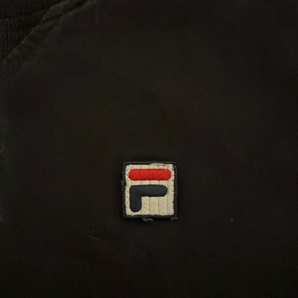 black fila t shirt - Picture 2 of 3